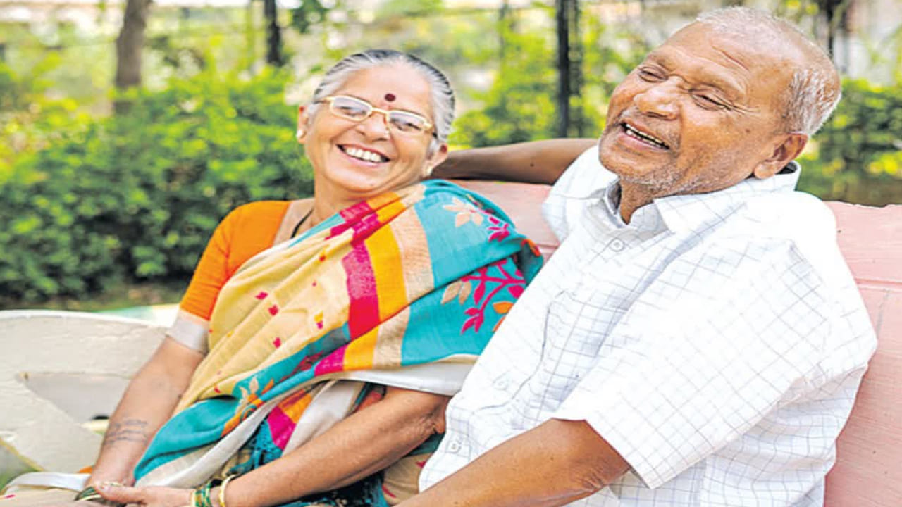 Central Government: కేవలం రూ.10 చెల్లిస్తే చాలు.. బస్సుల్లో 50 శాతం రాయితీ.. ట్రైన్లలో కూడా లోయర్ బెర్త్ పొందోచ్చు..