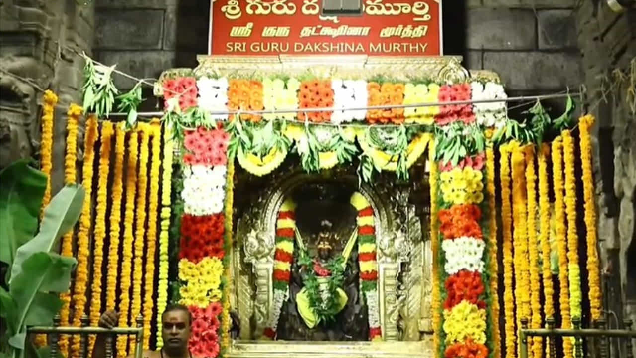 స్వర్ణముఖి నది, ఆలయంలోని సూర్యచంద్ర పుష్కరిణి నుంచి పవిత్ర గంగా జలాలను ఆలయానికి ఊరేగింపుగా తీసుకొచ్చిన వేద పండితులు మృత్యుంజయ స్వామి ఆలయ పైకప్పు గుండా స్వామి వారి శివలింగం మునిగేంతగా పవిత్ర జలాలతో గంగాభిషేకం నిర్వహించారు.