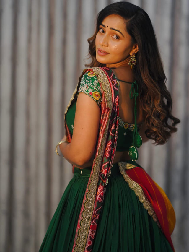 సొగసుల సోయగం శోభా శెట్టి.. పరువాలతో పిచ్చెక్కిస్తున్న ముద్దుగుమ్మ
