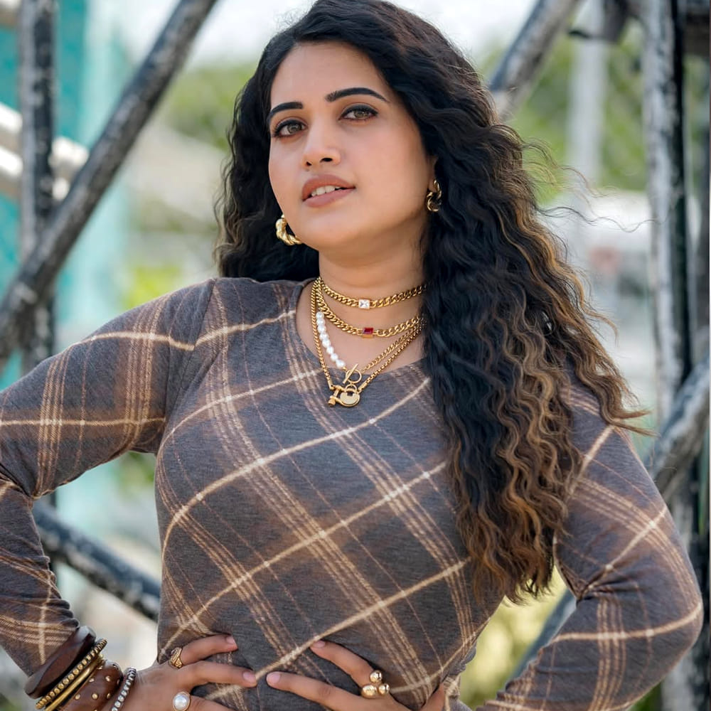 Sravanthi Pic