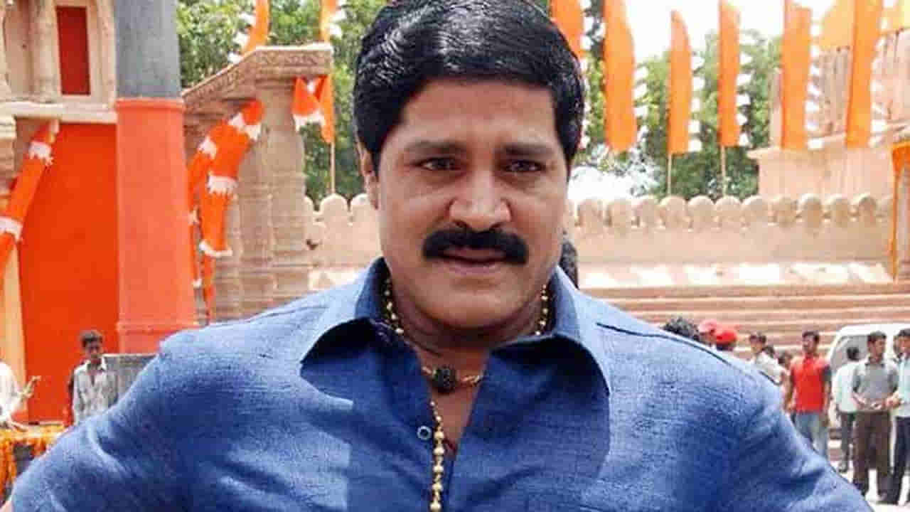 రియల్ స్టార్ అనే బిరుదు శ్రీహరికి కేవలం సినిమాల వల్లే రాలేదు..