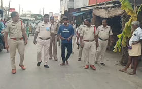 ఒళ్లు బాగా కొవ్వెక్కింది.. అందుకే పోలీసు మార్క్ ట్రీట్మెంట్..