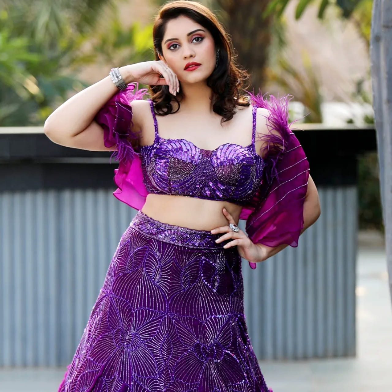 టాలీవుడ్ ఆడియన్స్ కు హీరోయిన్ సురభి సుపరిచితమే. బీరువా, ఎక్స్ ప్రెస్ రాజా, ఒక్క క్షణం వంటి చిత్రాలతో టాలీవుడ్ అడియన్స్కు దగ్గరయ్యింది ఈ ముద్దుగుమ్మ. తన అందంతో కుర్రకారును కట్టిపడేసింది. ఆ తర్వాత తెలుగులో అవకాశాలు రాకపోవడంతో తమిళంలో ఆడపాదడపా సినిమాలు చేసింది. కానీ అక్కడ కూడా పెద్దగా సక్సెస్ అవ్వలేదు.