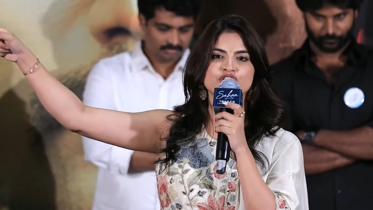 Tollywood : సినిమా ఆడకపోతే అమీర్ పేట సెంటర్లో నిలబడి గుండు గీయించుకుంటా.. యంగ్ హీరోయిన్ ఛాలెంజ్..