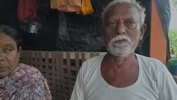 Telangana: ఆధార్ కార్డు అప్డేట్ చేస్తామంటూ.. ఇంట్లో మొత్తం దోచేశారు..