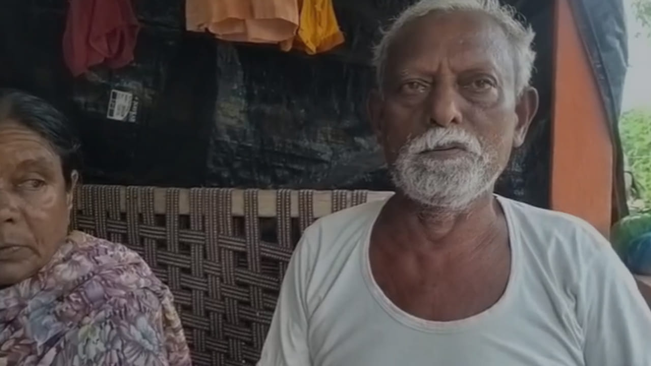 Telangana: ఆధార్ కార్డు అప్డేట్ చేస్తామంటూ.. ఇంట్లో మొత్తం దోచేశారు..