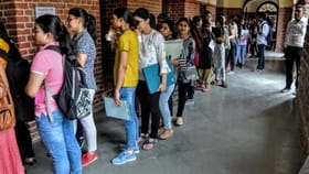 సాఫ్ట్‌వేర్‌ క్రేజ్ తగ్గిందా..? BA, BCom కోర్సులకు భారీ డిమాండ్