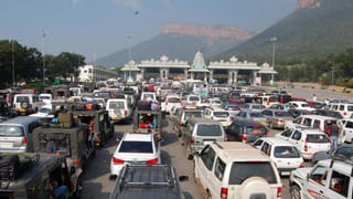 Tirumala: తిరుమల కొండపై కొత్త సమస్య.. రోడ్లపైనే వాహనాలు.. భక్తులకు తప్పని తిప్పలు..
