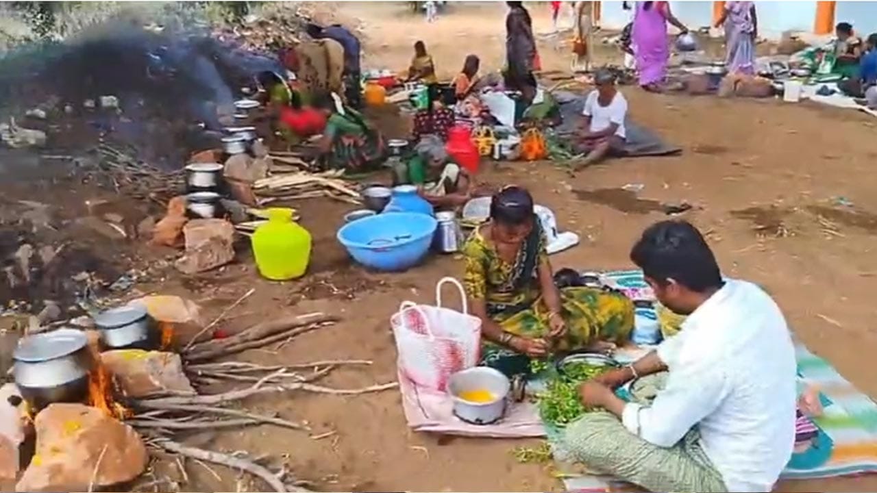 వర్షాల కోసం ఊరంతా ఒక్కటై వనభోజనాలు.. ఈ వింత ఆచారం ఎక్కడో తెలుసా?