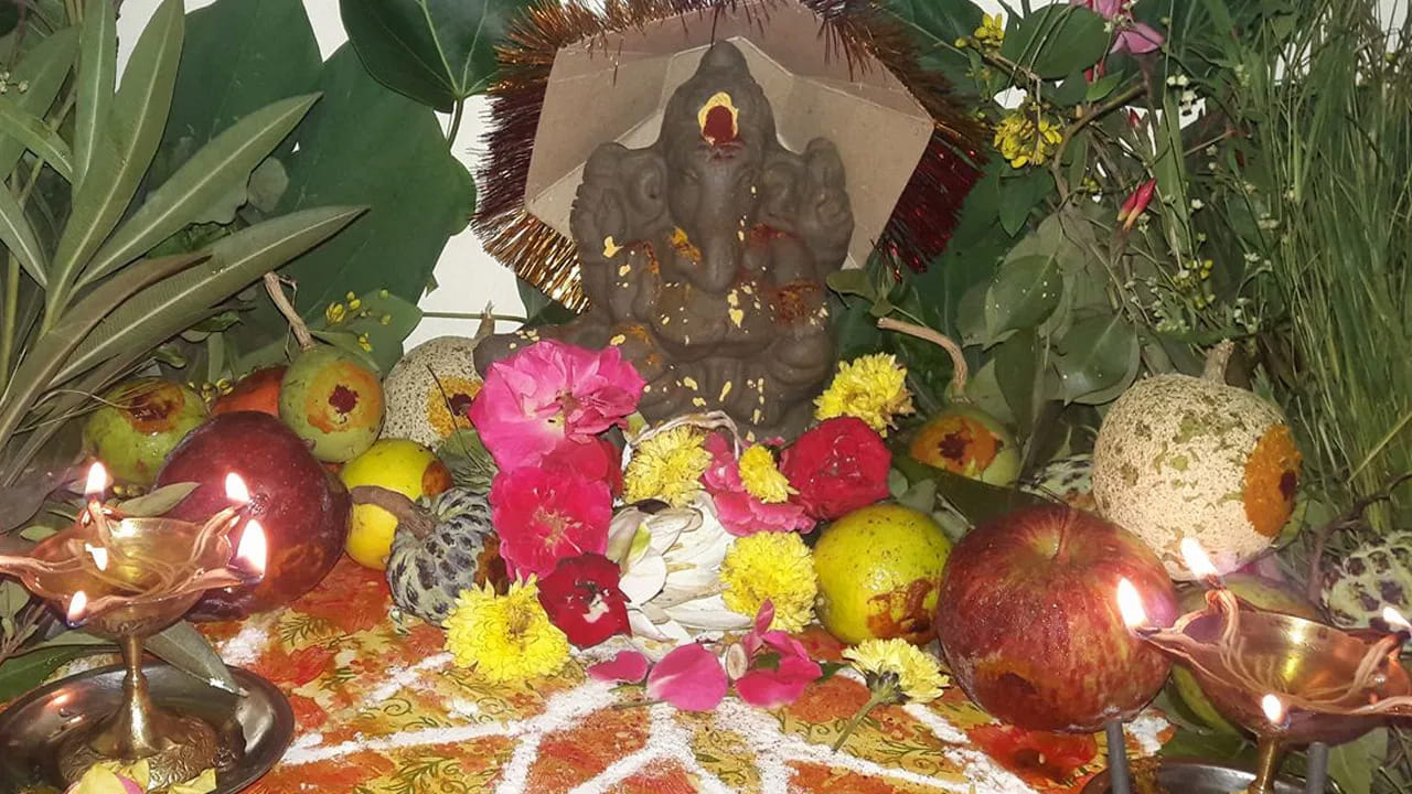 అయితే, సెప్టెంబర్‌ 14 నుంచి వినాయక విగ్రహాలను పెట్టి 11 రోజులు పూజలు చేస్తారు. అయితే, ఈ ఏడాది పండుగ సోమవారం రావడంతో వరుసగా మూడు రోజులు అంటే శని, ఆది, సోమవారం ఇలా మూడు రోజులు సెలవులు వచ్చాయి. సెప్టెంబర్ 14, 2026 న పూజ ముహూర్తం ఉదయం 11:02 నుండి మధ్యాహ్నం 1:31 వరకు పూజ చేసుకోవచ్చు.  
