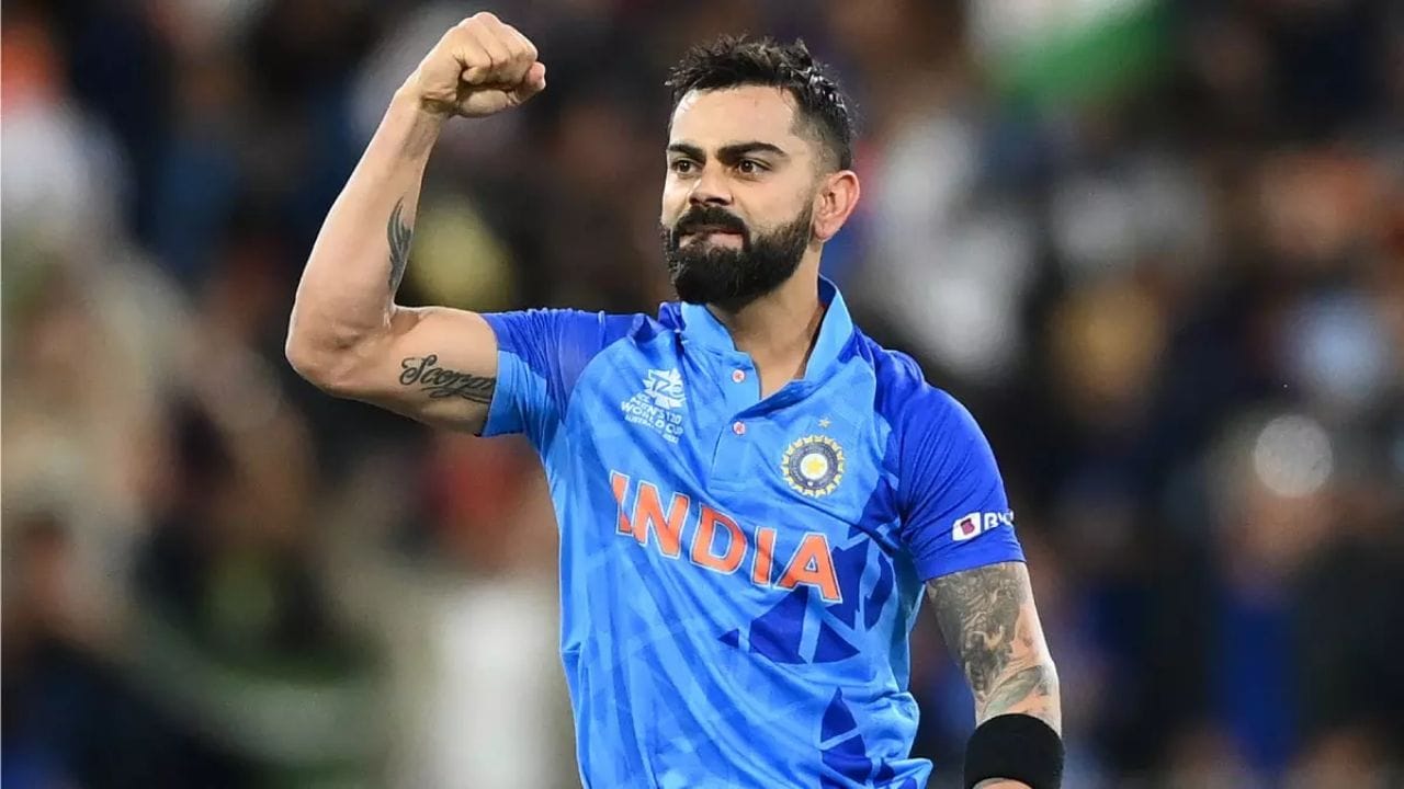 విరాట్ కోహ్లీ ఫామ్పై ఘాటు వ్యాఖ్యలు..: ఈ సందర్భంగా భారత స్టార్ బ్యాటర్ విరాట్ కోహ్లీ గురించి కూడా బ్రెట్ లీ ప్రస్తావించాడు. తొలిసారి విరాట్ కళ్లలోకి చూసినప్పుడే అతనిలో గెలవాలనే తపన, కసి స్పష్టంగా కనిపించాయని చెప్పాడు. ఒకటి రెండు మ్యాచుల్లో పరుగులు చేయకపోతే కోహ్లీ పని అయిపోయిందని విమర్శించేవారిని బ్రెట్ లీ తీవ్రంగా తప్పుపట్టాడు. అవన్నీ పిచ్చి మాటలని, విరాట్ సాధించిన అసాధారణ రికార్డులను చూడాలని సూచించాడు. కోహ్లీలో ఇంకా చాలా క్రికెట్ మిగిలి ఉందని, అతను మళ్లీ విరుచుకుపడతాడని ధీమా వ్యక్తం చేశాడు.