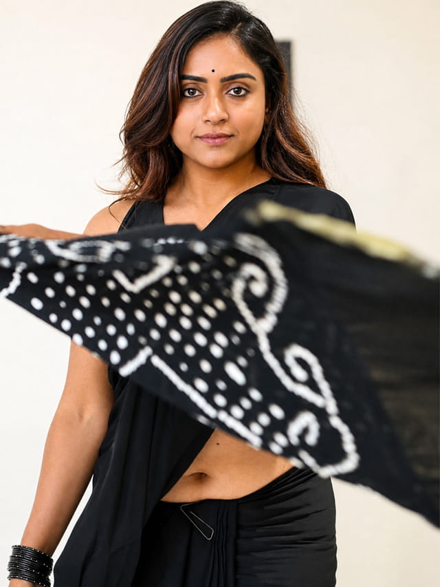 నడుమందాలతో కుర్రకారు హార్ట్ బీట్ పెంచేస్తున్న  వితిక శేరు