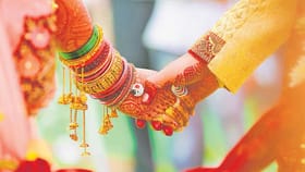 ప్రేమించుకున్నారు.. పెద్దలను ఎదురించి పెళ్లి చేసుకున్నారు..