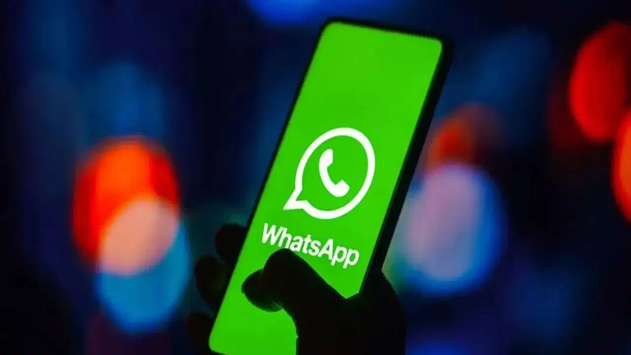 WhatsApp: చాట్ తెరవకుండానే ఫోటోలు, వీడియోలు చూడవచ్చు.. వాట్సాఫ్లో కొత్త ఫీచర్..!