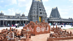 భక్తితో మొక్కు... రాళ్లతో ముడుపు.. ఈ ఆలయం గురించి తెలుసా?