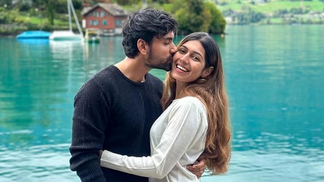 రూ. 35 లక్షల ఐటీ ఉద్యోగాలకు గుడ్బై.. యూట్యూబ్లో ఏటా రూ. 1 కోటి సంపాదిస్తున్న కొత్త జంట!