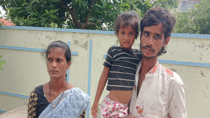 చీకటి పడినా ఇంటికి రాని చిన్నారి.. వెతుక్కుంటూ వెళ్లిన తండ్రికి..