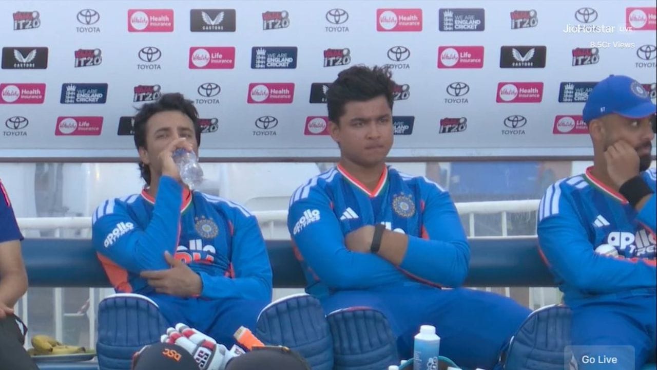Abhishek Sharma, Vaibhav Sooryavanshi: భారత క్రికెట్ జట్టు (Team India) యువ బ్యాటర్లు అభిషేక్ శర్మ (Abhishek Sharma), వైభవ్ సూర్యవంశీ (Vaibhav Sooryavanshi)పై మాజీ భారత ఆల్రౌండర్ సందీప్ పాటిల్ (Sandeep Patil) సంచలన వ్యాఖ్యలు చేశారు. ఇద్దరిలోనూ అపారమైన ప్రతిభ, భారీ షాట్లు ఆడే సామర్థ్యం ఉన్నాయని ప్రశంసిస్తూనే విదేశీ పరిస్థితుల్లో ఎదురయ్యే సవాల్పై విమర్శలు గుప్పించారు.