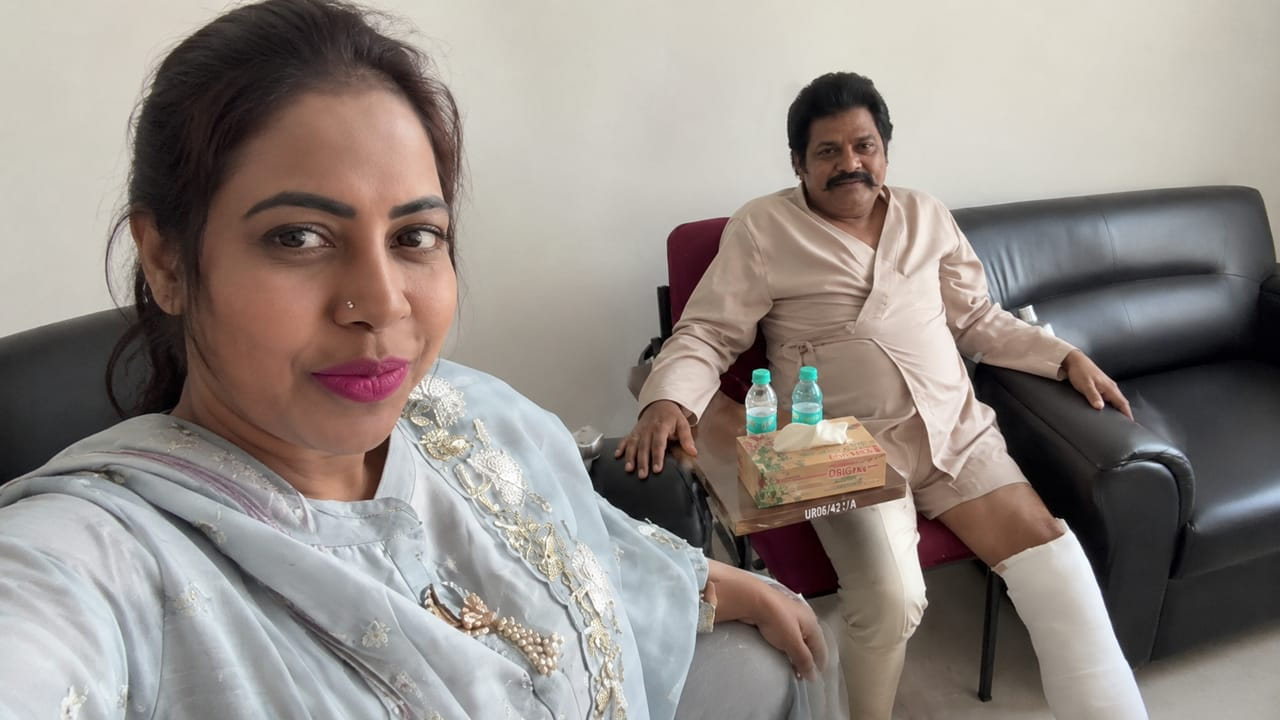 Actor Ali: అలీకి ఏమైంది? కాలికి పెద్ద కట్టుతో స్టార్ కమెడియన్.. వీడియో వైరల్