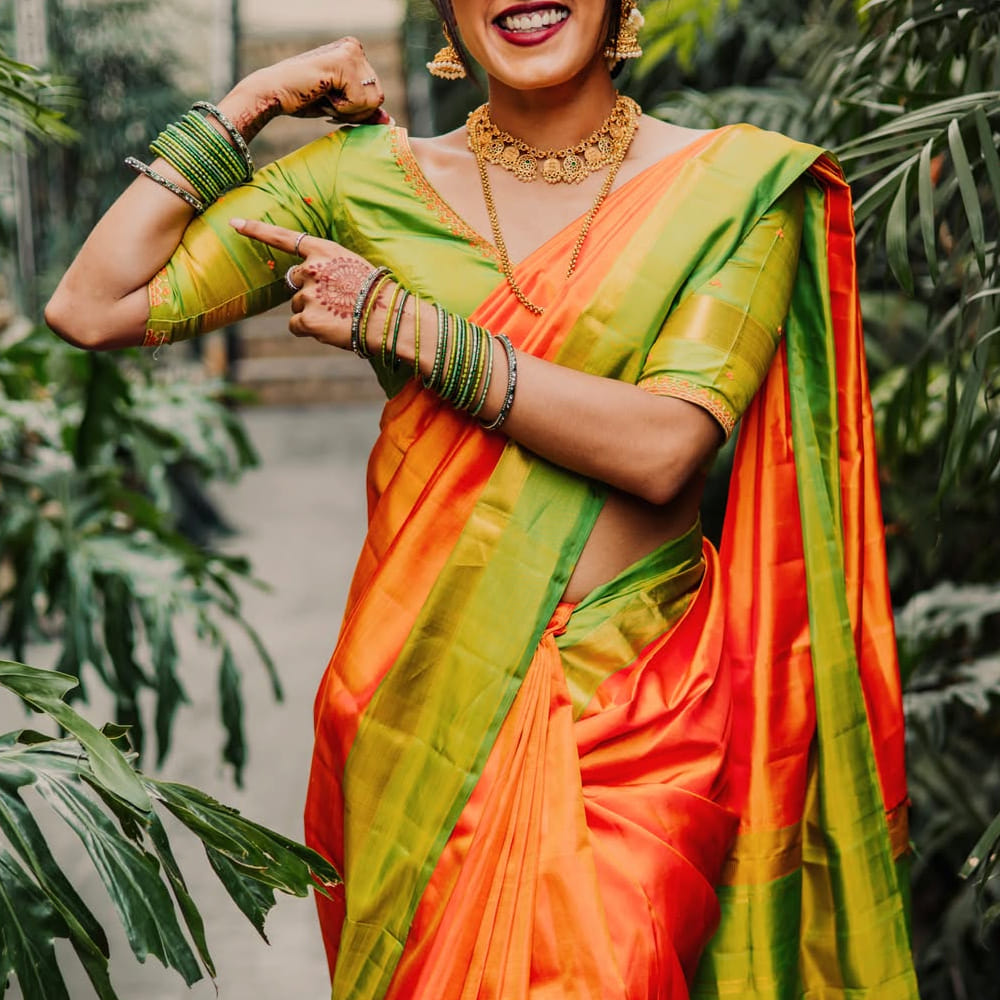 చాలా మంది ముద్దుగుమ్మలు ఒకటి రెండు సినిమాలతోనే ప్రేక్షకులను మెప్పించి మాయం అయిపోతుంటారు. ఆతర్వాత పూర్తిగా సినిమాలకు దూరం అవుతుంటారు. ఇంకొంతమంది సినిమాల్లో కనిపించపోయినా సోషల్ మీడియా ద్వారా అభిమానులను పలకరిస్తూ ఉంటారు. సోషల్ మీడియాలో గ్లామరస్ ఫోటోలను షేర్ చేస్తూ ఫ్యాన్స్ ను కనువిందు చేస్తుంటారు. అలాగే పైన కనిపిస్తున్న హీరోయిన్ కూడా.. ఆమె ఎవరో గుర్తుపట్టారా.?