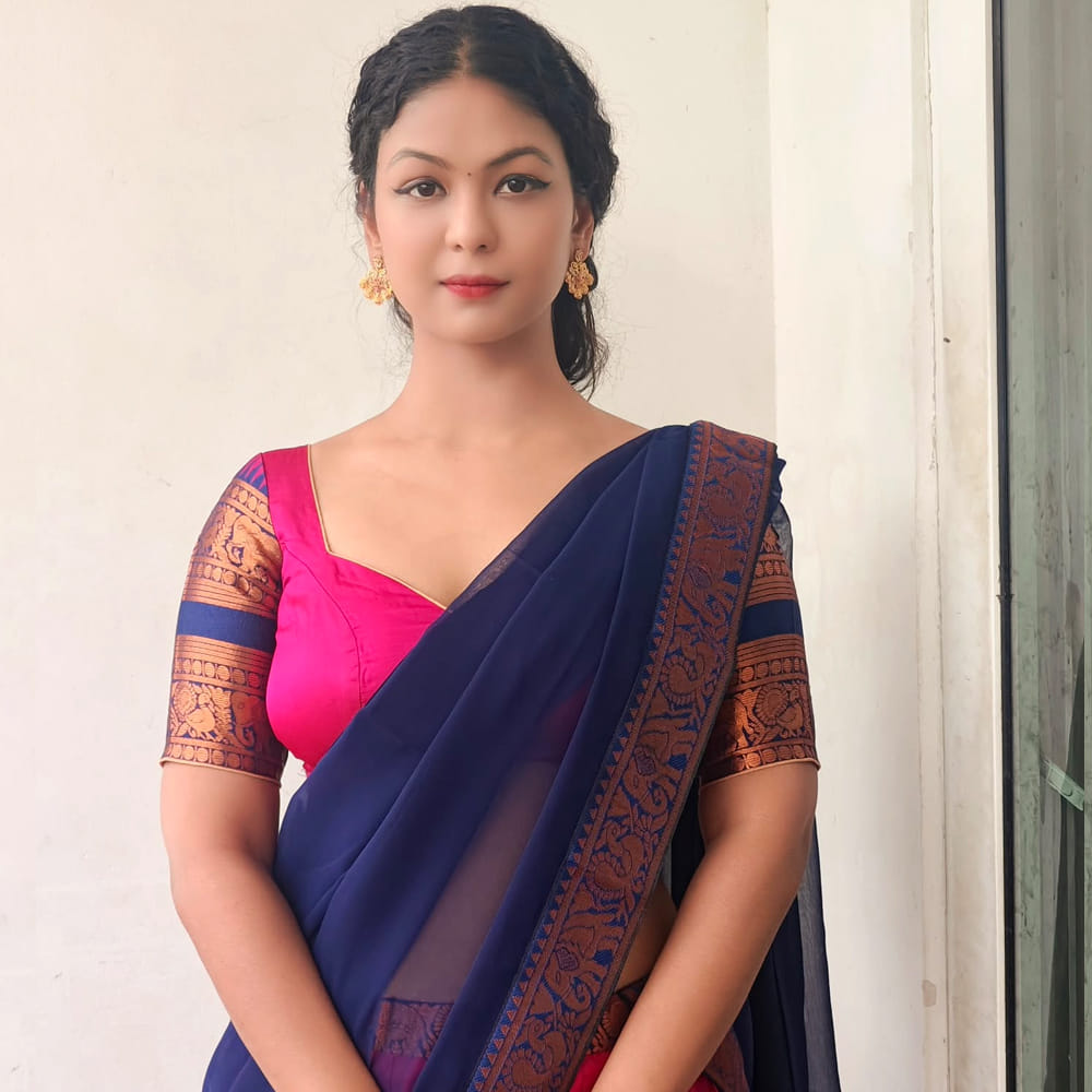 సోషల్ మీడియా ఫొటోల్లో అదితి మరింత స్టైలిష్గా కనిపించడంతో ఆమెను చూసిన అభిమానులు, “అర్జున్ రెడ్డి సినిమాలో నటించింది ఈమెనేనా..?” అంటూ ఆశ్చర్యం వ్యక్తం చేస్తున్నారు. ఈ అమ్మడి ఫోటోలను తెగ షేర్ చేస్తున్నారు. ప్రస్తుతం సహాయక పాత్రల్లో నటిస్తూ తన సినీ ప్రయాణాన్ని కొనసాగిస్తున్న ఈ భామకు భవిష్యత్తులో మరిన్ని మంచి అవకాశాలు రావాలని అభిమానులు కోరుకుంటున్నారు.