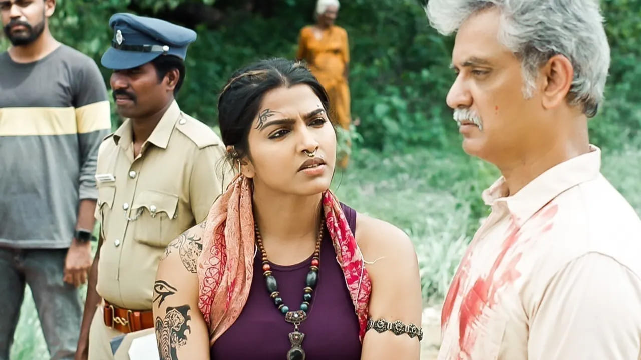 సాయి ధన్షిక ప్రధాన పాత్రలో నటించిన తమిళ వెబ్ సిరీస్ 'ఐంధమ్ వేధం' (Aindham Vedham). ప్రముఖ ఓటీటీ ప్లాట్ఫామ్ 'జీ5' (ZEE5) వేదికగా స్ట్రీమింగ్ అవుతోంది. మైథాలజీ (పౌరాణికం) , సైన్స్ ఫిక్షన్ థ్రిల్లర్ అంశాల కలబోతగా తెరకెక్కిన ఈ సిరీస్కు ఎల్. నాగరాజన్ దర్శకత్వం వహించారు. తమిళంతో పాటు తెలుగు, హిందీ, కన్నడ, మలయాళ భాషల్లో అందుబాటులోకి వచ్చిన ఈ 8 ఎపిసోడ్ల సిరీస్ దాదాపు రెండేళ్లుగా ట్రెండ్ అవుతుంది.