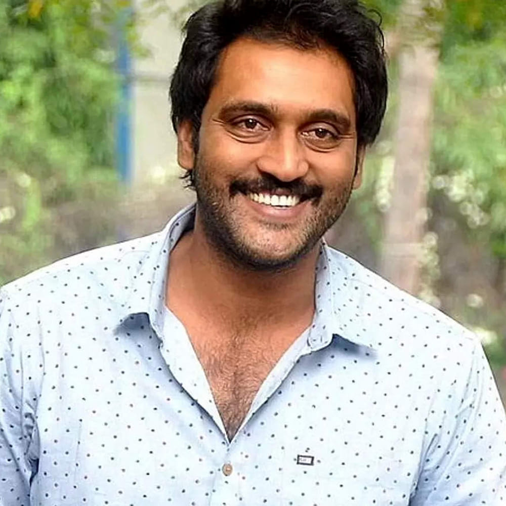 అలాగే, జనతా గ్యారేజ్ చిత్రంలోని తన పాత్ర, అలాగే రాజీవ్ కనకాల గురించి రెండు ముఖ్యమైన విషయాలను అజయ్ ప్రస్తావించారు. డబ్బింగ్ చెప్పి బయటకు రాగానే, రాజీవ్ కు ఫోన్ చేసి "మేము సినిమా కోసం ఇన్ని రోజులు కష్టపడితే, నువ్వు ఒక్క సీన్తో సినిమానంతా తీసుకెళ్లిపోయావురా" అని అభినందించానని తెలిపారు. అతని పాత్ర ఎంత పవర్ఫుల్ అని చెప్పడానికి ఇది ఒక ఉదాహరణ అని అన్నారు. తాను "మేమంతా టెస్ట్ మ్యాచ్ ఆడుతుంటే, నువ్వు T20 మ్యాచ్ ఆడి వెళ్ళిపోయావు భయ్యా" అని సరదాగా అన్నాను అని అజయ్ పేర్కొన్నారు.