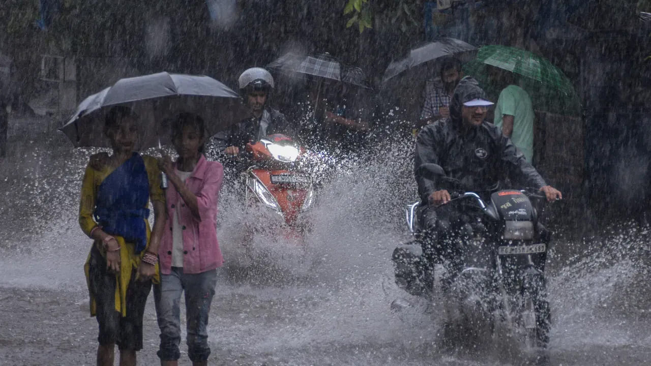 Andhra Pradesh: ఏపీ ప్రజలకు వాతావరణ శాఖ బిగ్ అలర్ట్.. వచ్చే 3 రోజులు ఈ జిల్లాల్లో వర్షాలు..