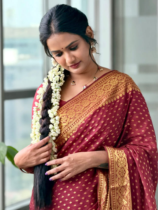 బొద్దుగా ఉన్నా.. ముద్దుగానే ఉంది.. అరియానా గ్లోరీ క్యూట్ లుక్స్
