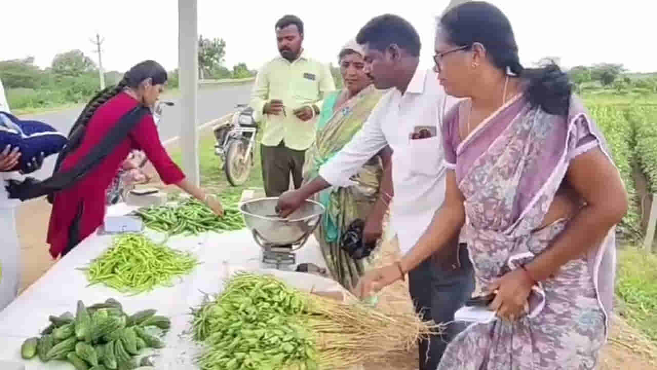 బ్యాంక్ ఉద్యోగం వదిలి వ్యవసాయం.. రోజుకు రూ.5 వేలు సంపాదన..