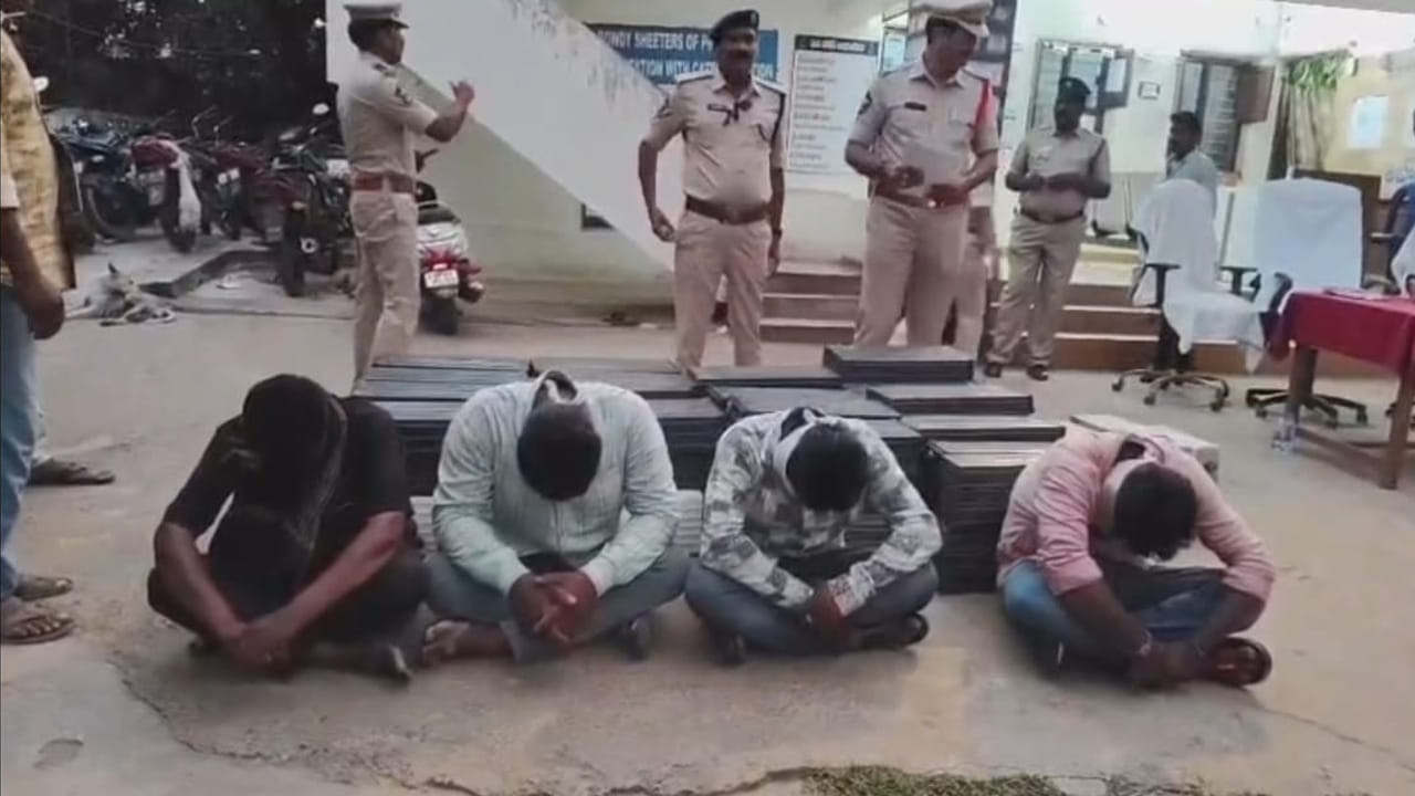 ఏడాది కాలంగా సెల్ టవర్ వద్ద మాయమవుతున్న బ్యాటరీలు.. ఏంటని చూస్తే మైండ్బ్లాక్!