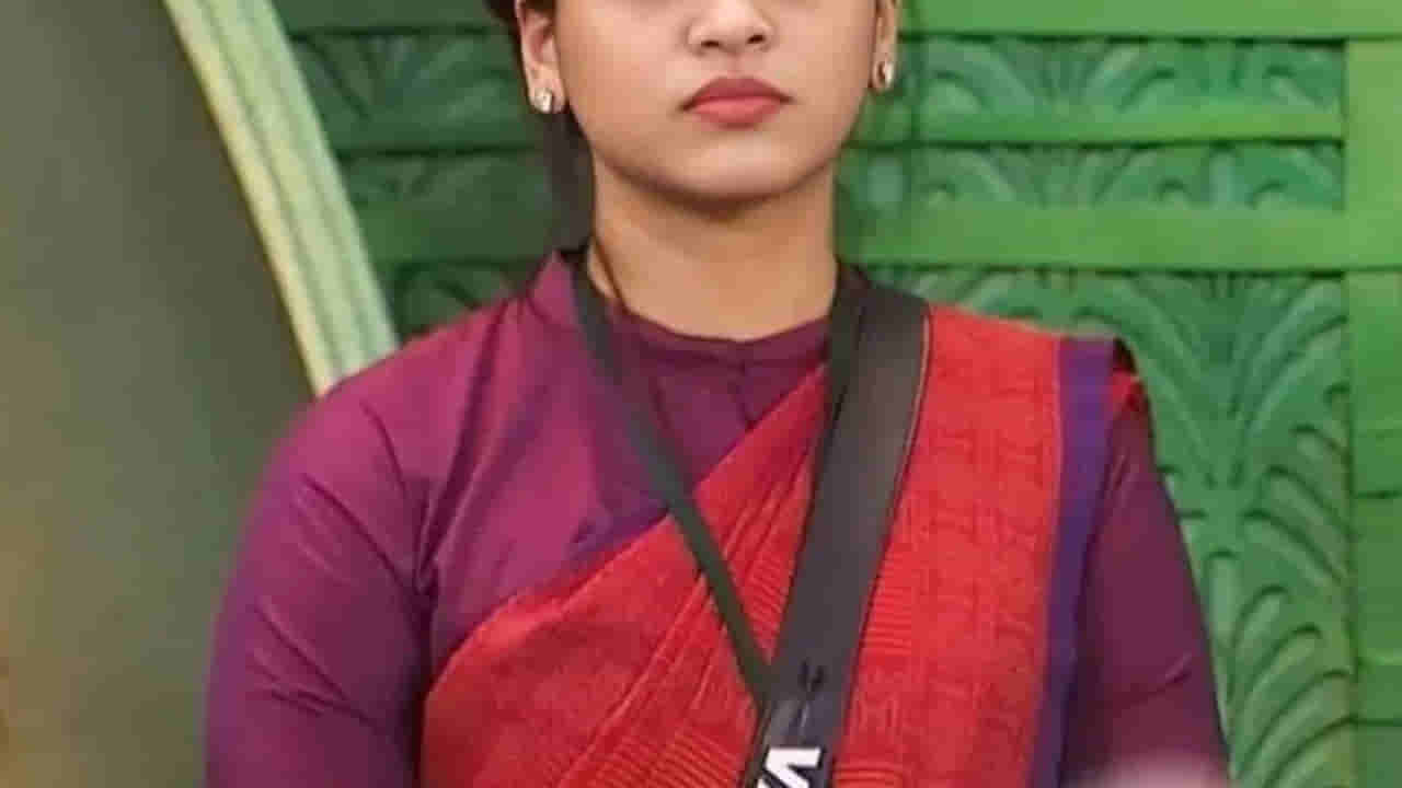 Bigg Boss : బిగ్ బాస్ ఫేమ్ వర్షిణి అరెస్ట్.. రూ.5 లక్షలు మోసం చేసిందని యువకుడు ఫిర్యాదు..