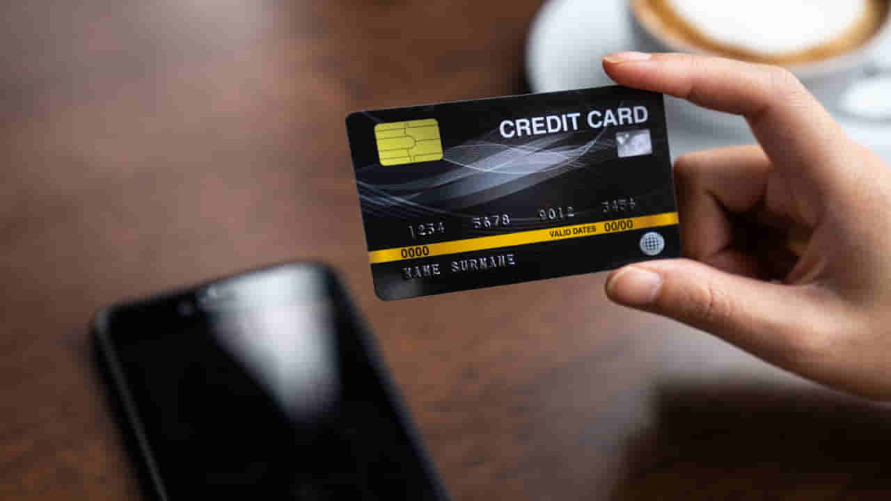 Credit Card: బ్యాంక్ అకౌంట్ లేకున్నా క్రెడిట్ కార్డు తీసుకోవచ్చా ? ఎవరికి జారీ చేస్తారు?