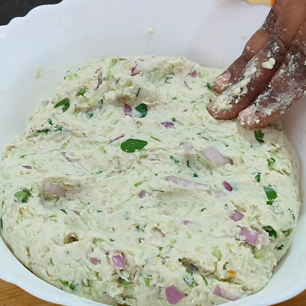 Crispy Sorakaya Rava Vada (2)