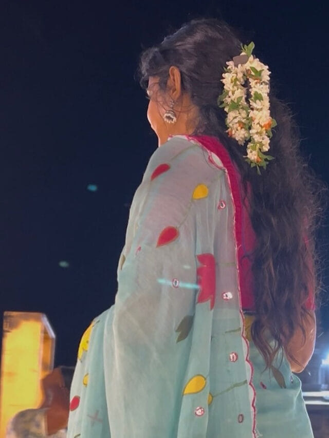 స్వర్ణ గిరిలో బిగ్ బాస్ బ్యూటీ.. క్యూట్ ఫొటోస్