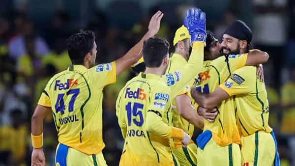 నాకు రూ. 12 కోట్లు ఇవ్వాల్సిందే.. CSKకి తలనొప్పిలా మారిన స్టార్ ప్లేయర్?
