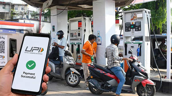 UPI Payments: పెట్రోల్ పంపుల్లో రూ.2,000 కంటే ఎక్కువ UPI పేమెంట్లు బంద్? యజమానుల సంచలన నిర్ణయం!