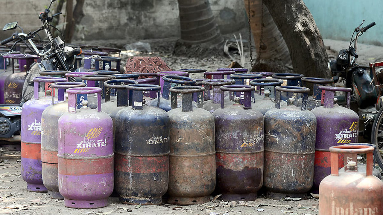 Gas Cylinder 3