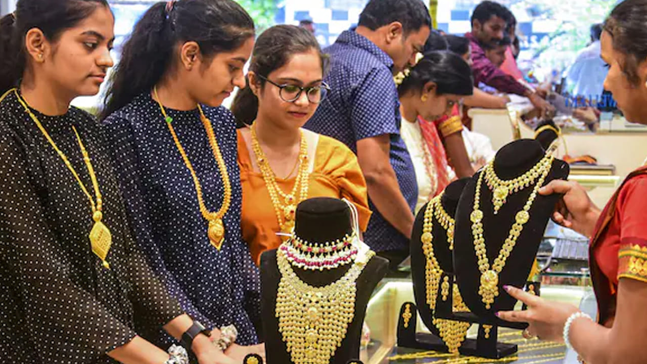 Gold Price Today: బంగారం కొనుగోలుదారులకు బిగ్ అలర్ట్.. ఊహించని మార్పు..!