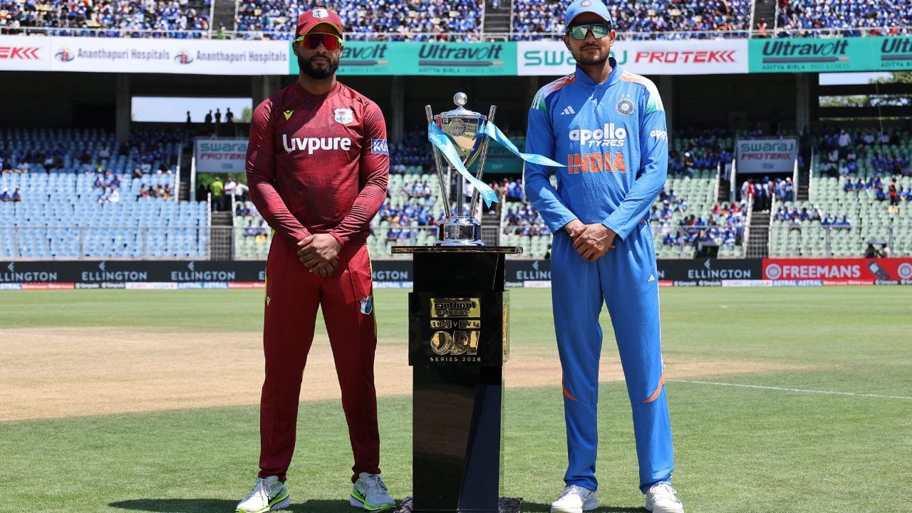 తొలి వికెట్కు 100 పరుగుల భాగస్వామ్యం నమోదు చేయడం కూడా విండీస్కు అరుదైన విషయమే. భారత్పై వన్డేల్లో ఇలాంటి ఓపెనింగ్ భాగస్వామ్యం 24 ఏళ్ల తరువాత నమోదైంది. 2002లో వడోదర వన్డేలో గేల్, హిండ్స్ జోడీ 100 పరుగులు పూర్తి చేసింది.