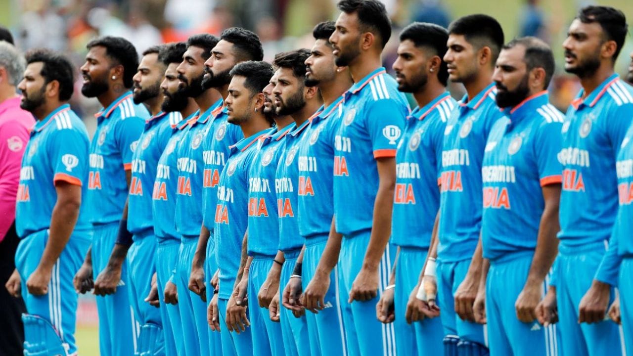 మొత్తంగా చూస్తే, అనుభవం తక్కువగా ఉన్న ఆటగాళ్లకు అవకాశం ఇవ్వడం ఒకవైపు, తీవ్ర పోటీ ఉన్న విభాగంలో ఆటగాళ్లను ఎంపిక చేయడం మరోవైపు సెలక్టర్ల వ్యూహంపై విస్తృత చర్చకు దారితీస్తోంది.