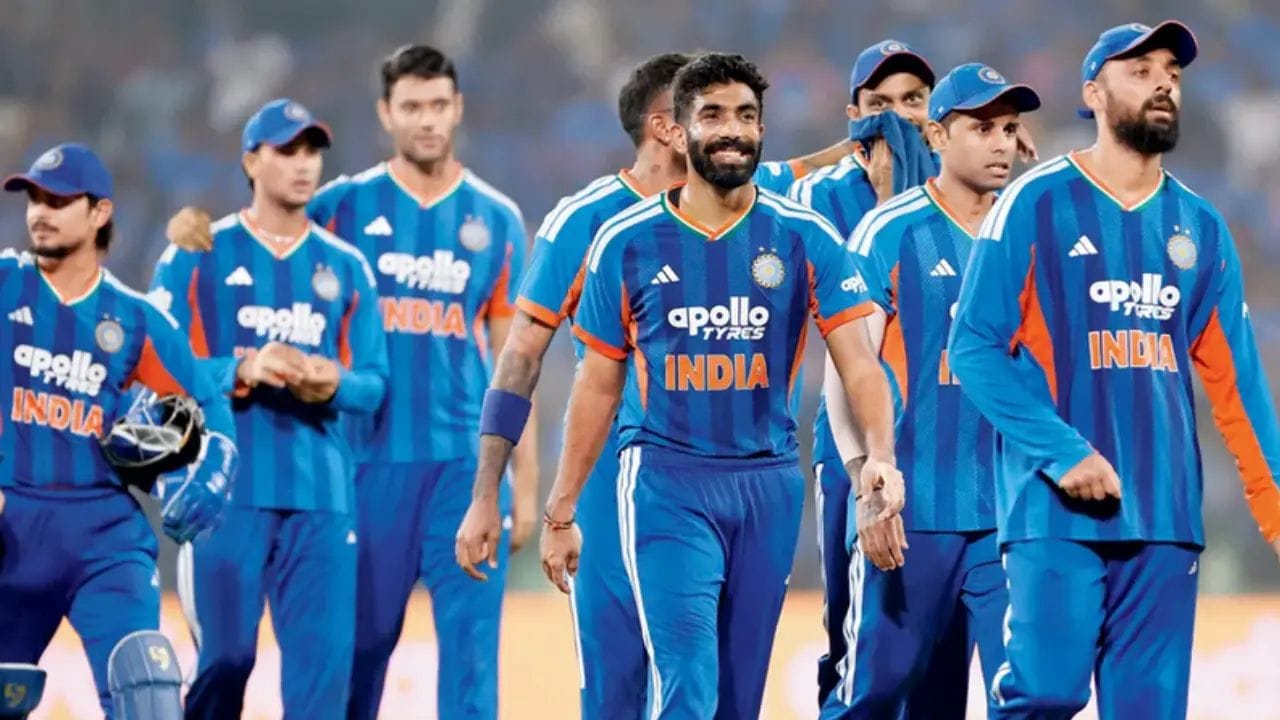 వెస్టిండీస్ (West Indies) పర్యటన నేపథ్యంలో భారత క్రికెట్ నియంత్రణ మండలి (BCCI) ప్రకటించిన 15 మంది సభ్యుల భారత జట్టు (Team India) స్క్వాడ్పై క్రీడా వర్గాల్లో భిన్నాభిప్రాయాలు వ్యక్తమవుతున్నాయి. సీనియర్లు, యువ ఆటగాళ్ల కలయికతో కూడిన ఈ జాబితాలో ముగ్గురు క్రికెటర్ల ఎంపికపై ప్రత్యేకంగా ప్రశ్నలు మొదలయ్యాయి.