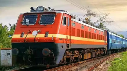 ఏపీ, తెలంగాణ మీదుగా ప్రత్యక రైళ్లు.. నెల పాటు పండుగే..