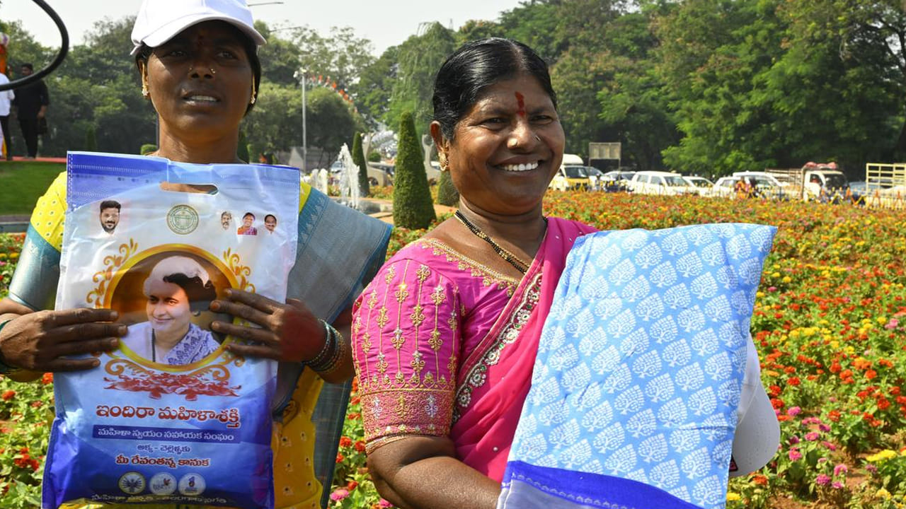 Telangana: తెలంగాణ మహిళలకు రేవంత్ సర్కార్ దసరా గిఫ్ట్.. ఈ సారి ముందుగానే.. రెడీగా ఉండండి..