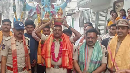 లడ్డూ వేలంపాటలోకి పోలీసుల ఎంటర్.. సీన్ కట్ చేస్తే ఊహించని..