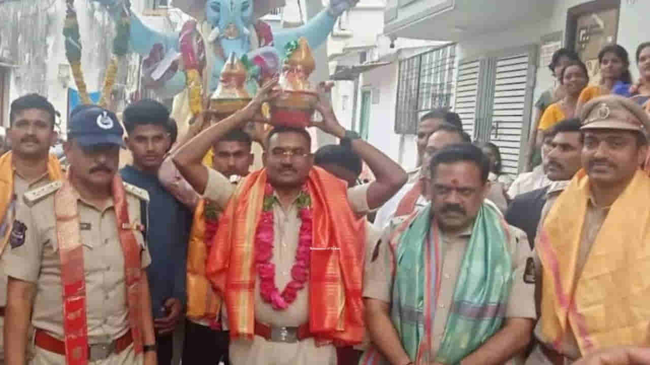 Hyderabad: లడ్డూ వేలంపాటలోకి పోలీసుల ఎంటర్.. సీన్ కట్ చేస్తే ఊహించని ట్విస్ట్..