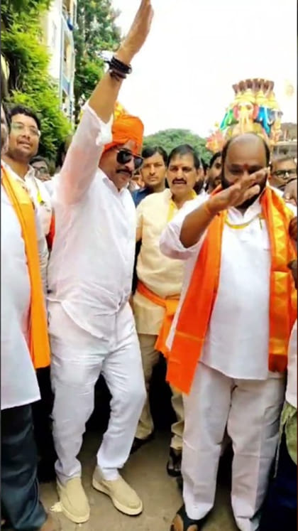 ఖైరతాబాద్ గణేశ్ శోభాయాత్ర.. డీజే పాటకు దానం నాగేందర్ డ్యాన్స్