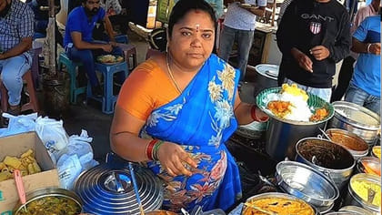 కుమారి ఆంటీ రోజువారీ ఆదాయం ఎంతో తెలుసా..?