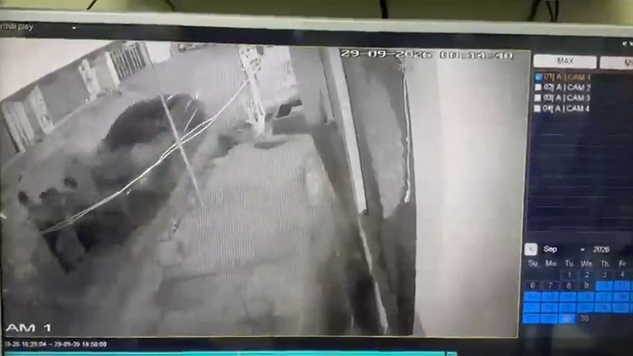 Viral Video: హైదరాబాద్‌లో హిట్‌ అండ్ రన్.. 9 మందిని ఢీకొట్టి వెళ్లిపోయిన కారు!