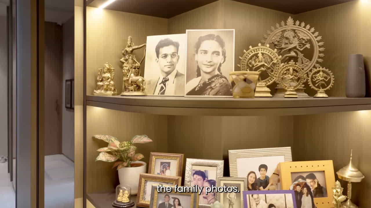ఇంత ఖరీదైన, ఆధునికమైన ఇంటి వెనుక మాధురికి ఒక భావోద్వేగభరితమైన కోణం కూడా ఉంది. ఆమెకు ఇల్లు అంటే కేవలం విలాసం లేదా అలంకరణ మాత్రమే కాదు, కుటుంబంతో కలిసి విశ్రాంతిగా, సంతోషంగా సమయం గడిపే ప్రదేశం కూడా. సముద్రపు ప్రశాంత దృశ్యం, కళ, సంగీతం , కుటుంబం కోసం ఏర్పాటు చేసిన ప్రదేశాలు ఈ ఇంటికి ఒక ప్రత్యేకమైన వ్యక్తిగత స్పర్శను అందిస్తాయి.